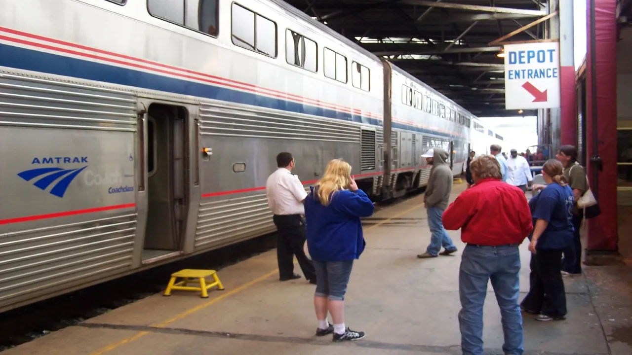 Amtrak Senior Discount: Age Requirements, Savings, and How to Book