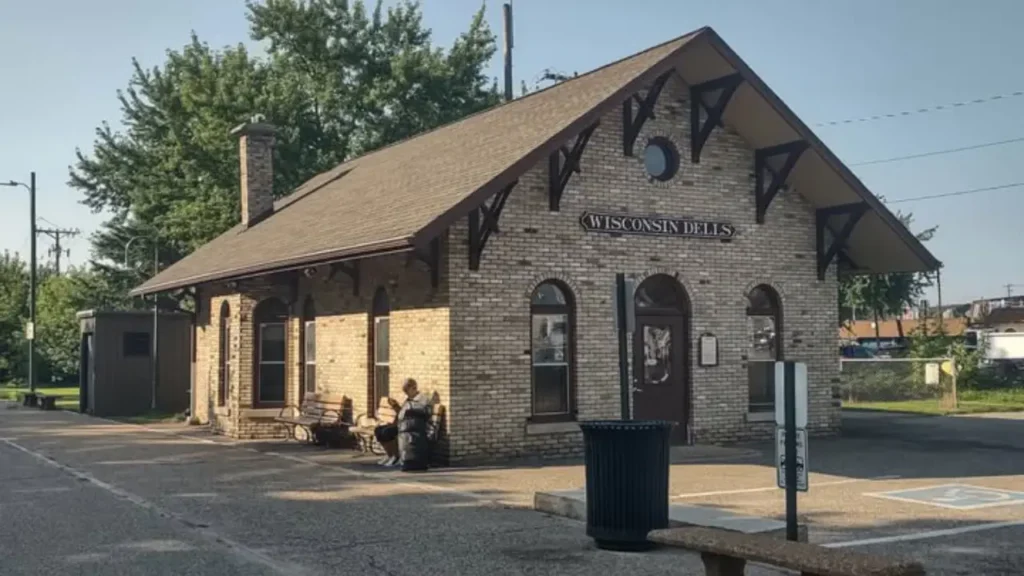 Amtrak Station in Wisconsin Dells